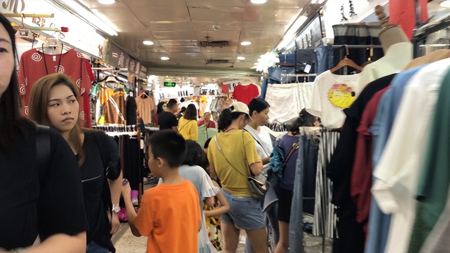 实体店一件衣服500元，电商同款却只卖几十元，问题究竟出在哪？